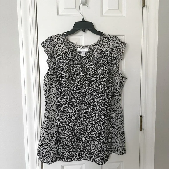 Motherhood Maternity black and white floral blouse, size XL - Picture 1 of 8